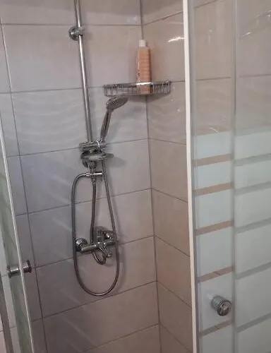 La Casa Di Mezzo