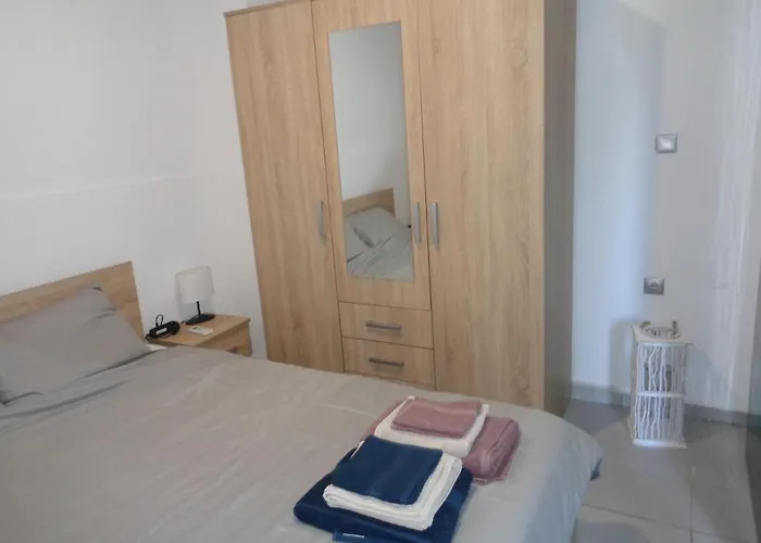 Apartment La Casa Di Mezzo